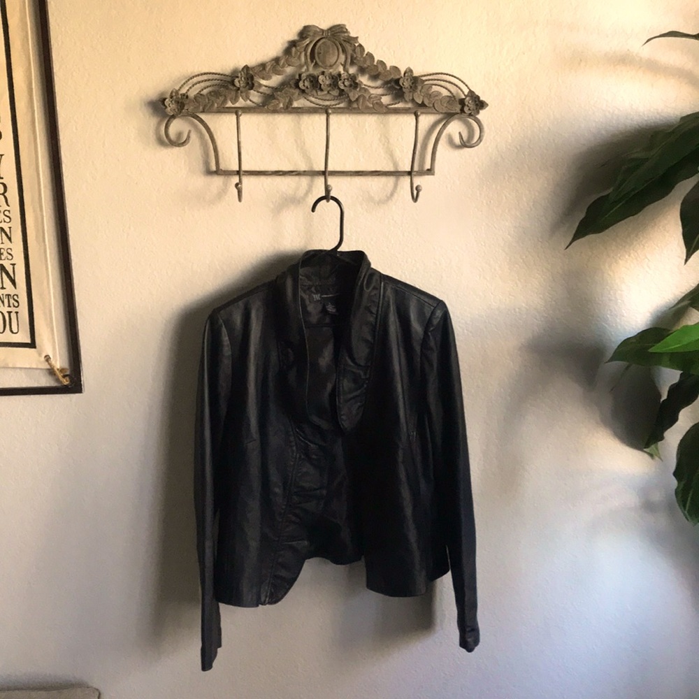 INC bomb ruffle jacket . Dress it up or down✨🤍